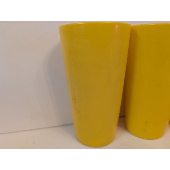 Set Of 4 Vintage Tupperware Yellow Plastic Tumblers - Picture 2 of 5